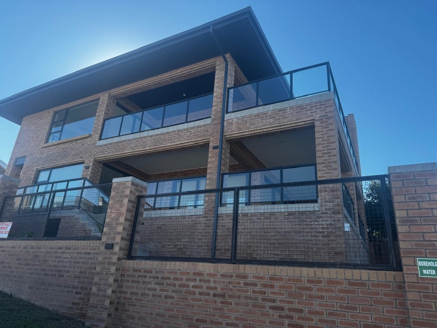 4 Bedroom Property for Sale in Wavecrest Eastern Cape